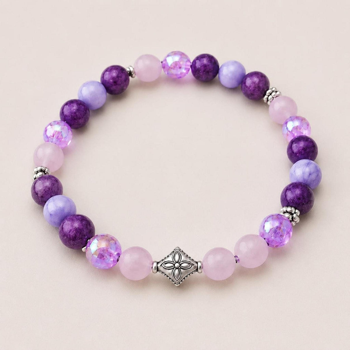 Bracelet en perles fantaisie  - Violet avec Grigri Assorti - Glicine -