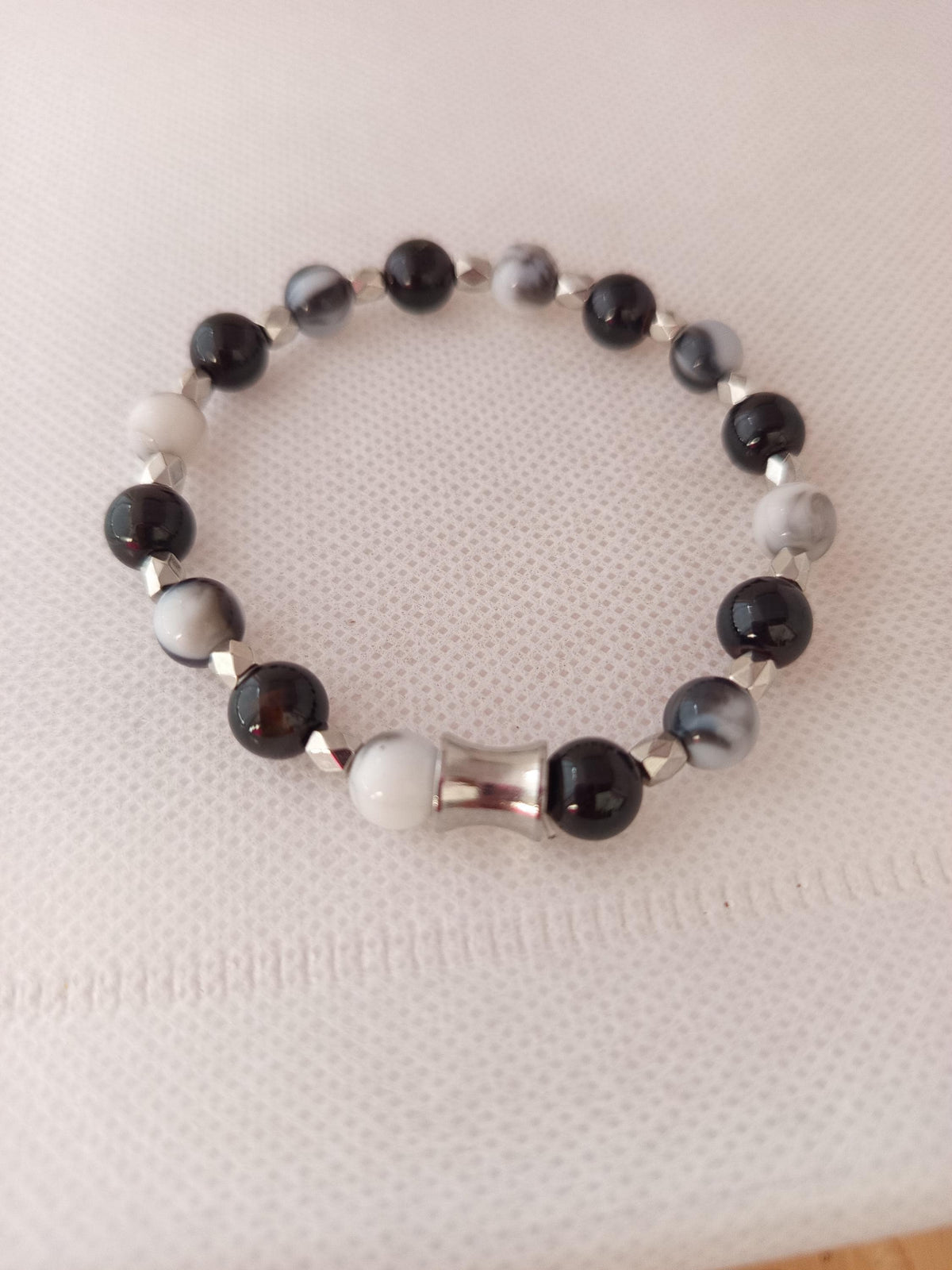 Bracelet Fantaisie en perles Noir Gris Blanc,- Atlas -