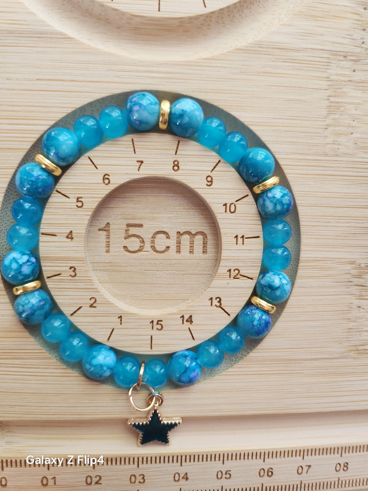 Bracelet Femme Stella, Perles Turquoise et Breloque Étoile Bleue Dorée