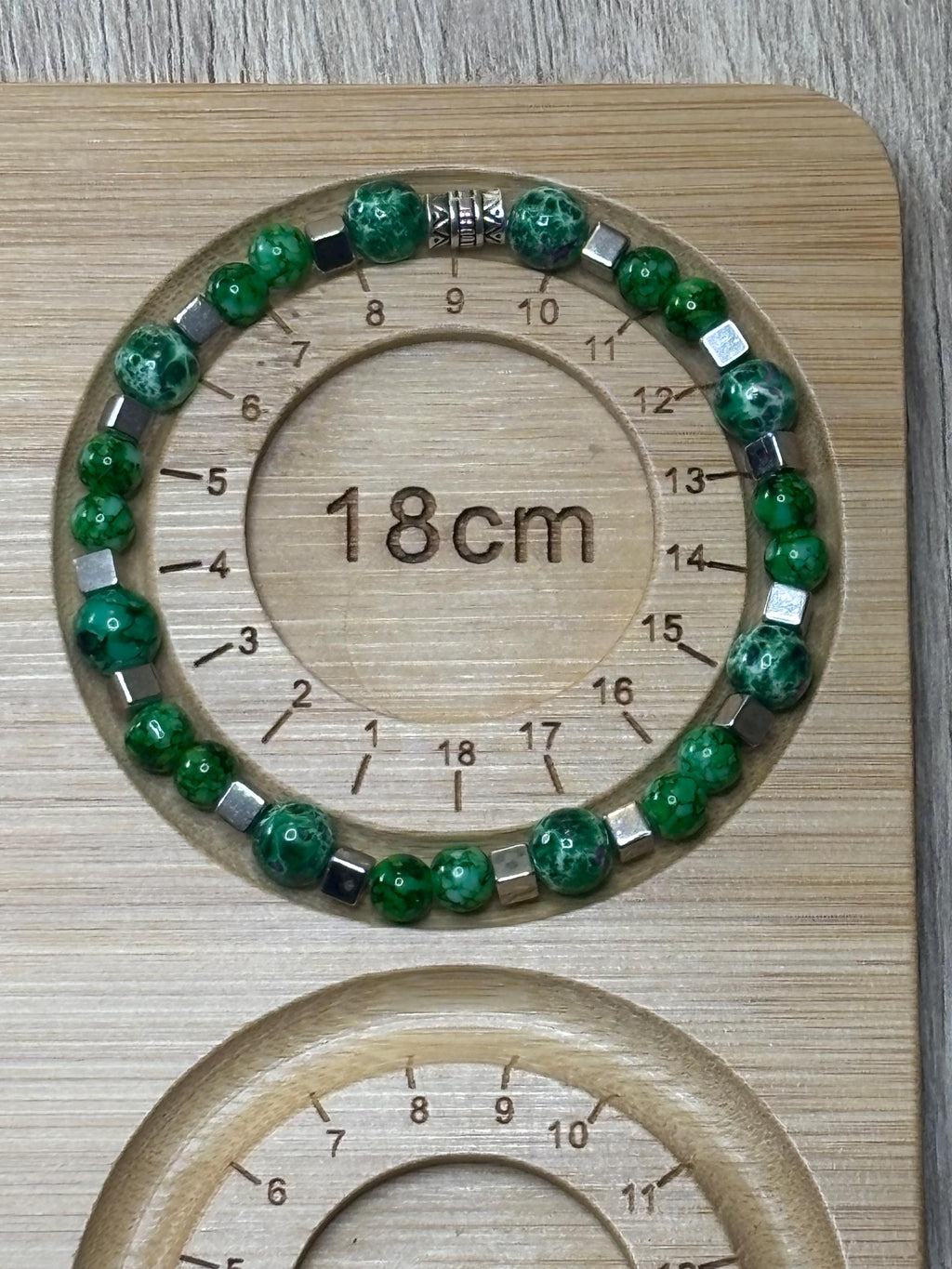Bracelet Perles Vertes et Blanches, Intercalaires Argentés, Modèle Sylva