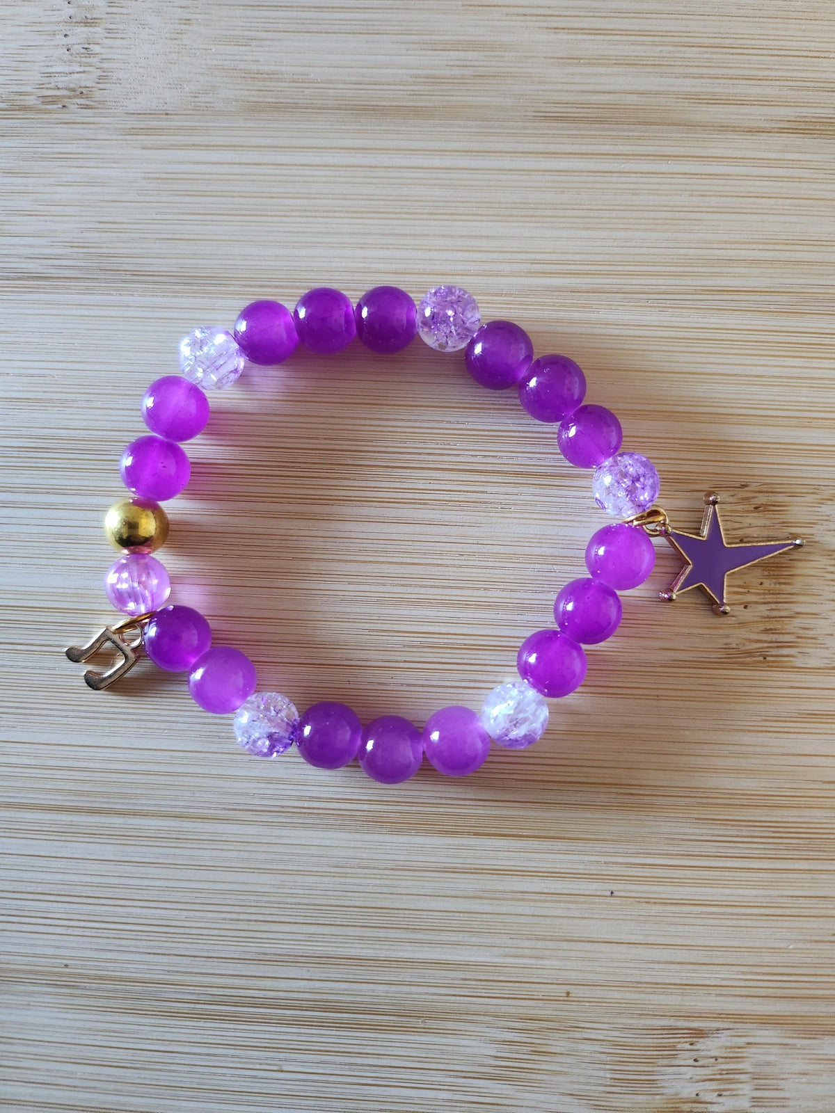 Cadeau femme, bracelet violet 15 cm avec étoile et breloque musicale