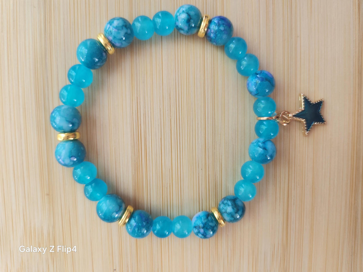 Bracelet Femme Stella, Perles Turquoise et Breloque Étoile Bleue Dorée