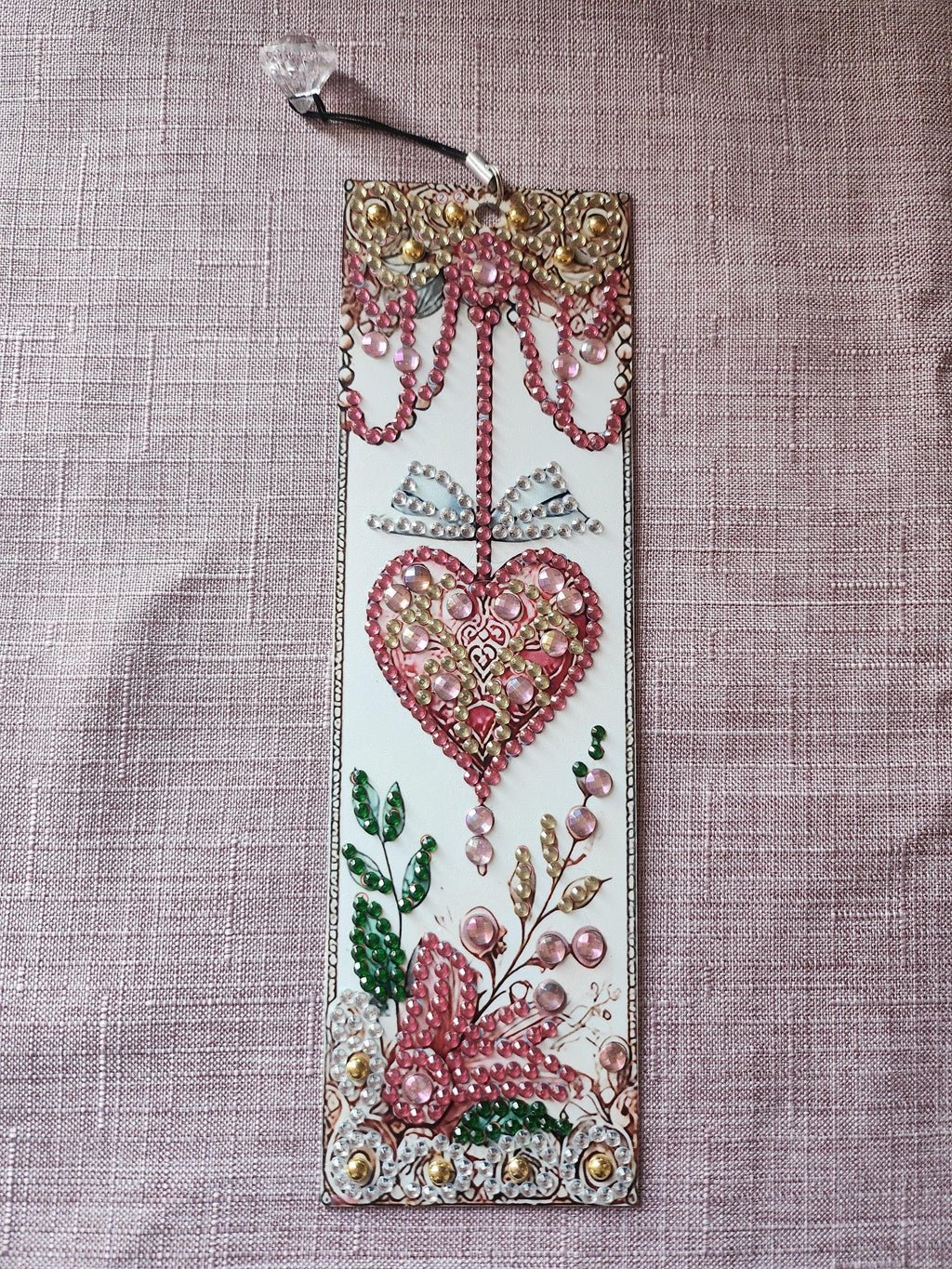 Marque Page Floral Cœur Rose, Détails Dorés en Diamond Painting - Cœur céleste" -