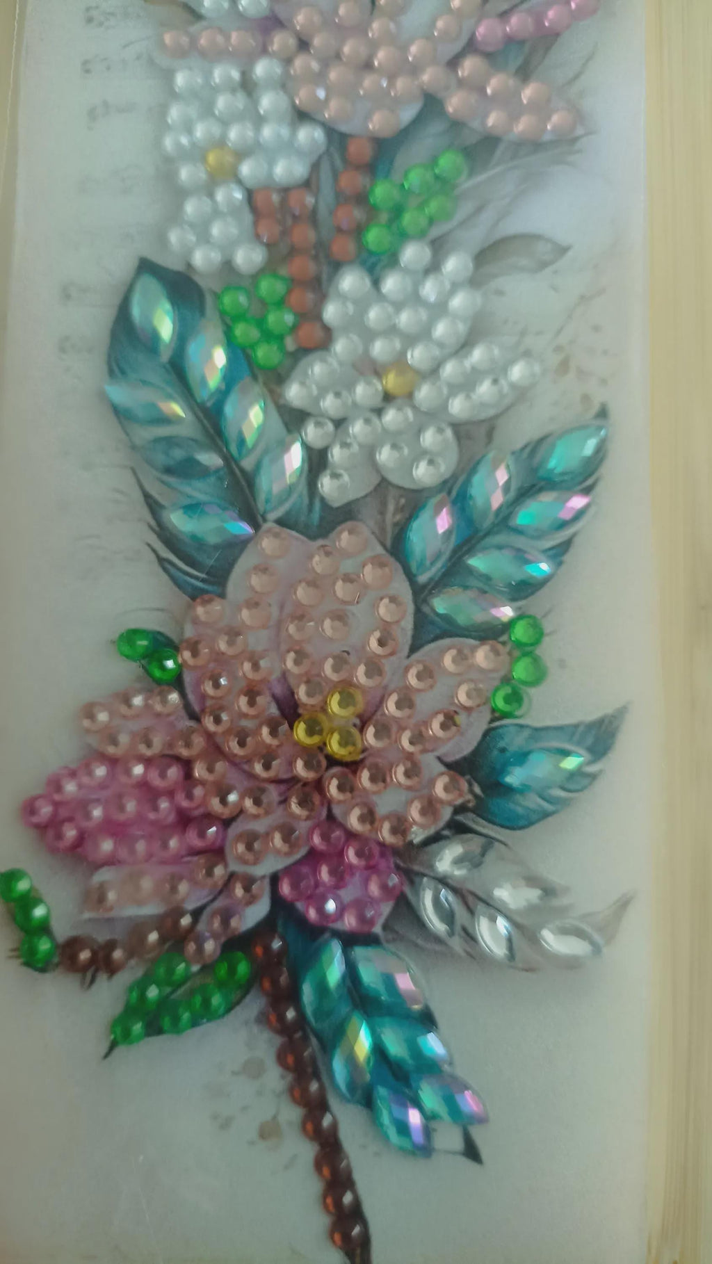 Marque-Page Floral en Diamond Painting, Fleurs Roses et Pendentif Facetté - "Nacélia " -