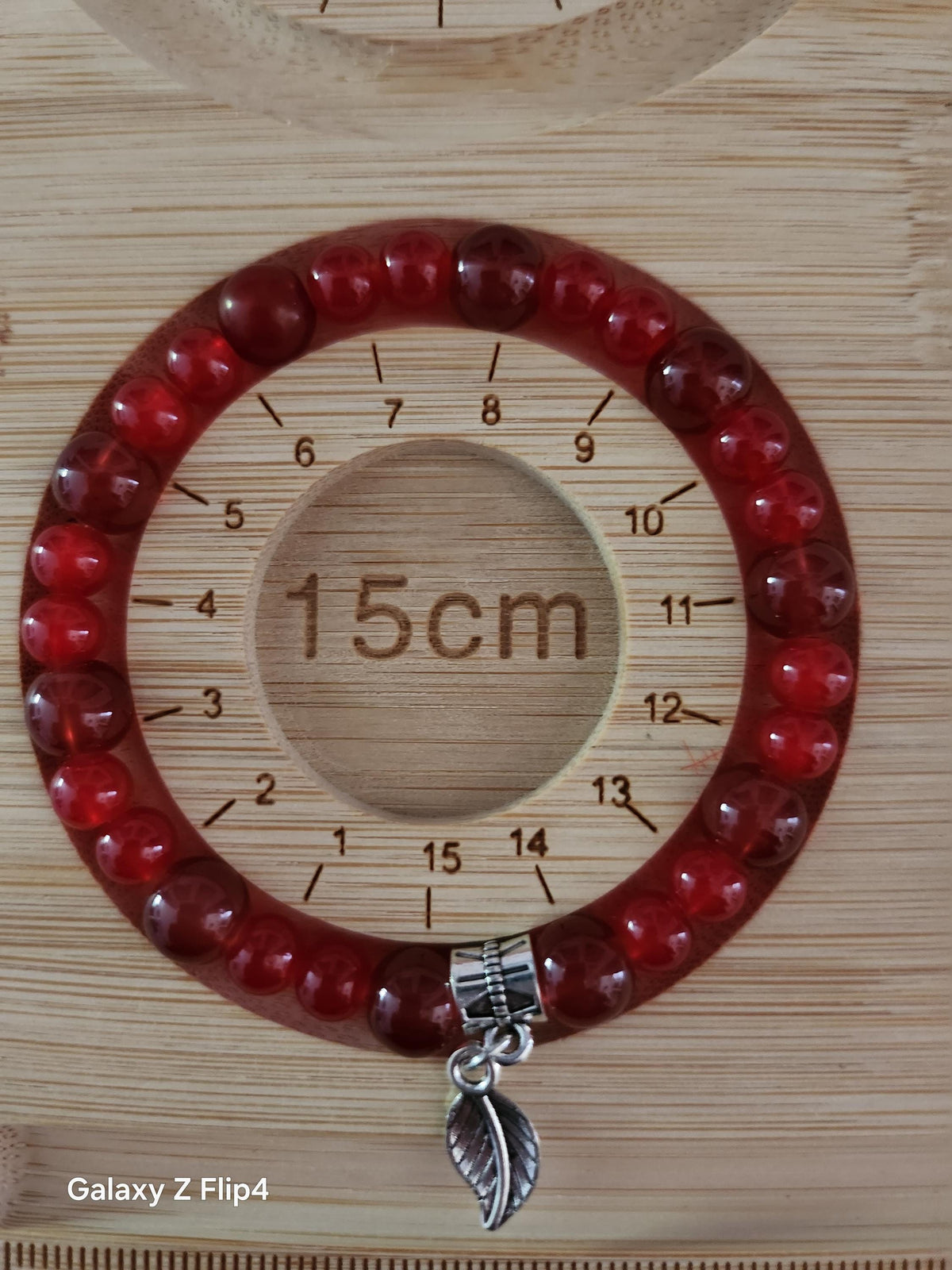 Bracelet Fantaisie Rouge à Pendentif Feuille, Style Manga