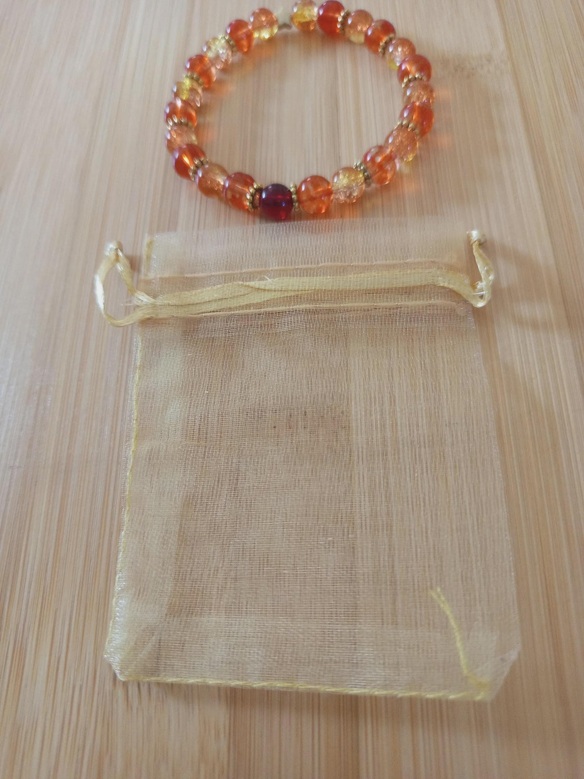 Cadeau Femme, Bracelet Orange et Ambre Élastique avec Intercalaires Dorés