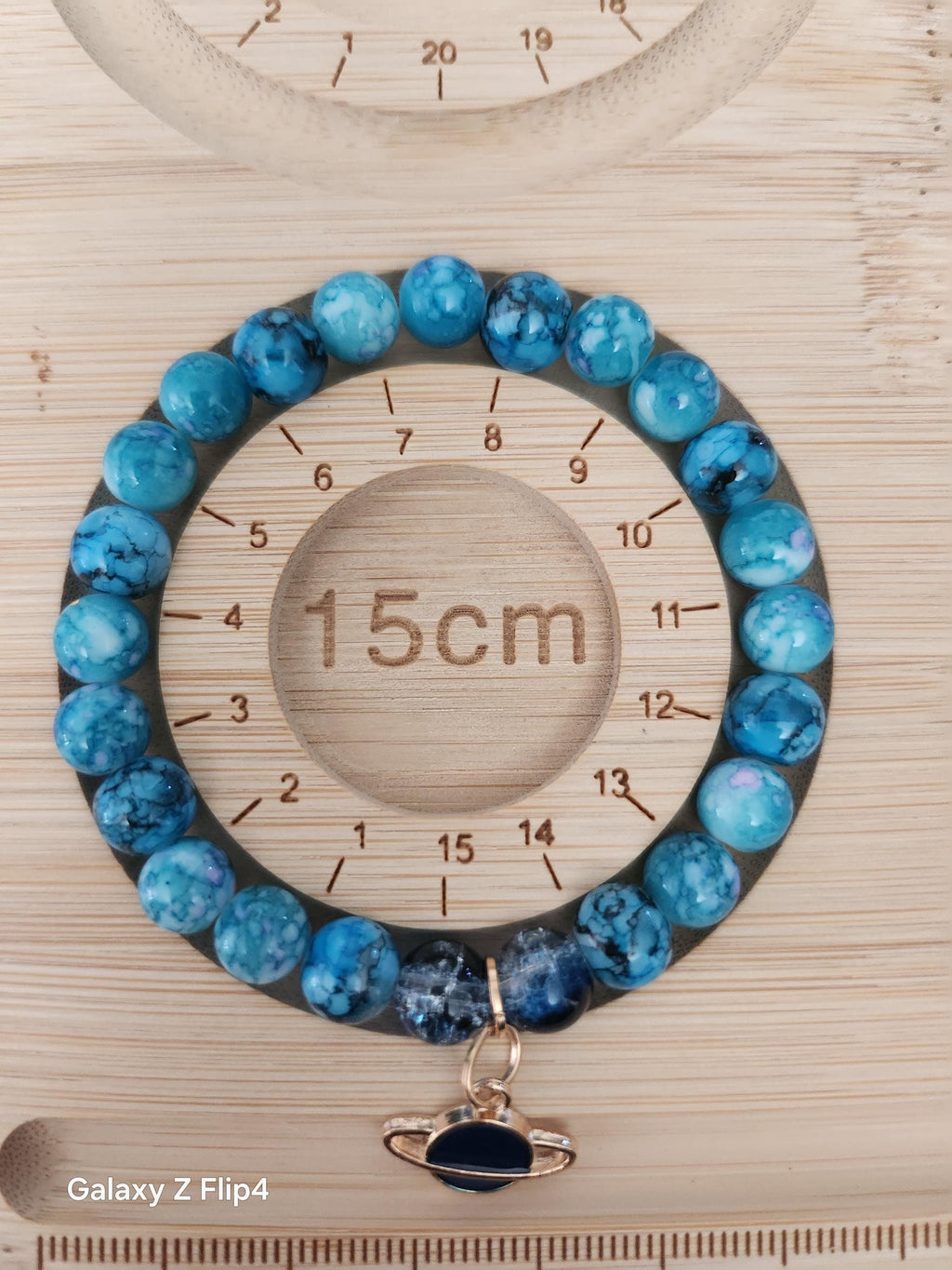 Cadeau Femme, Bracelet Fantaisie Bleu Marbré avec Breloque Planète