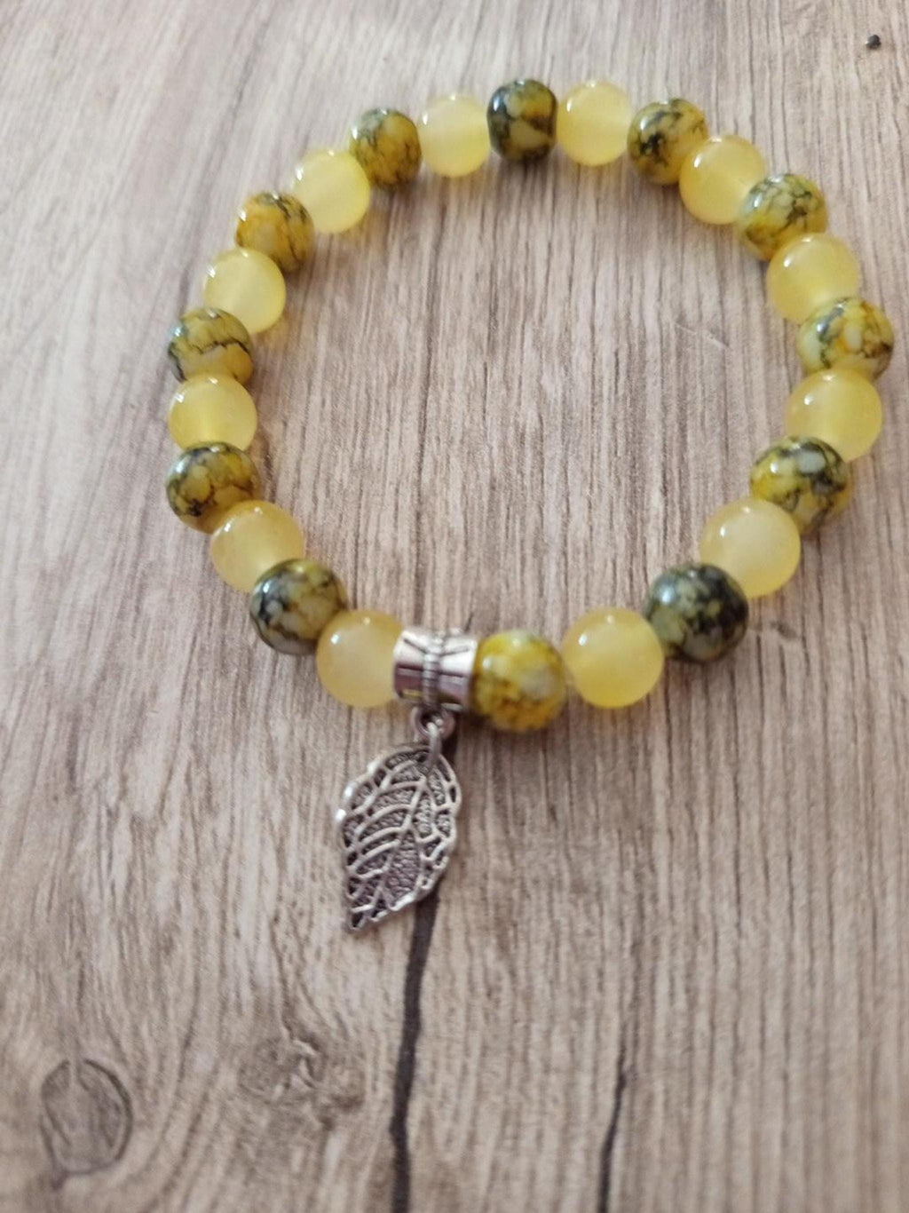 Bracelet Jaune et Vert Olive avec Breloque Feuille,