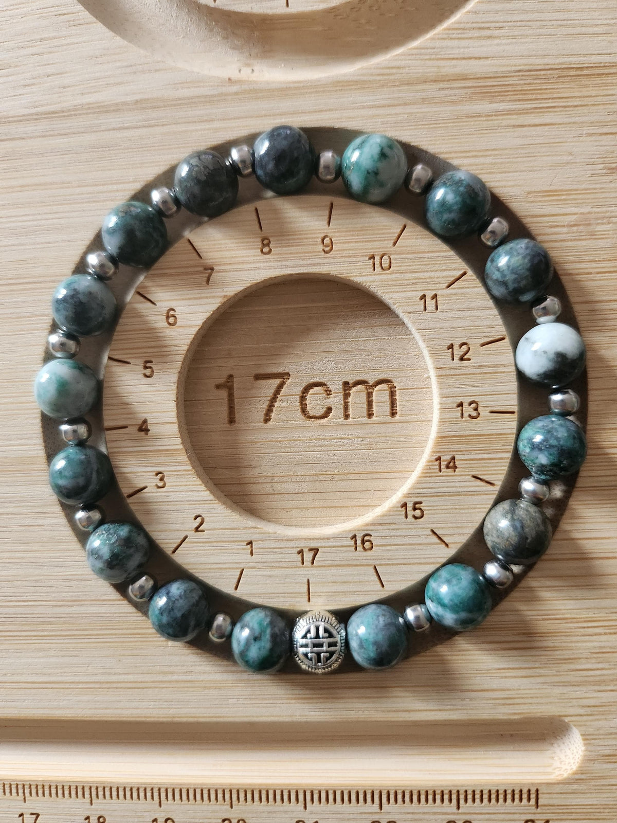 Bracelet en pierres d'origine indéterminée gris/vert - |"  Vert des Monts" -