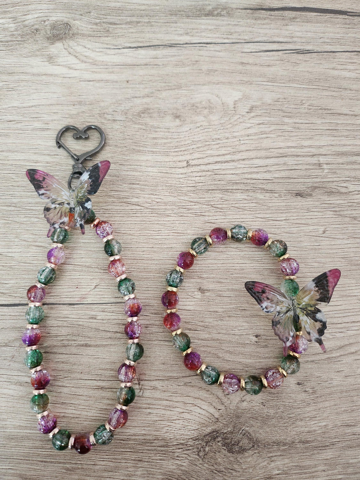 Ensemble Bracelet Porte Clés, Perles Colorées et Décorations Papillon - "Jardin des papillons -