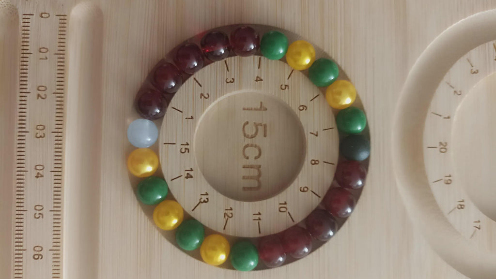 Bracelet fantaisie Minato multicolore, modèle ado sur fil élastique 15 cm