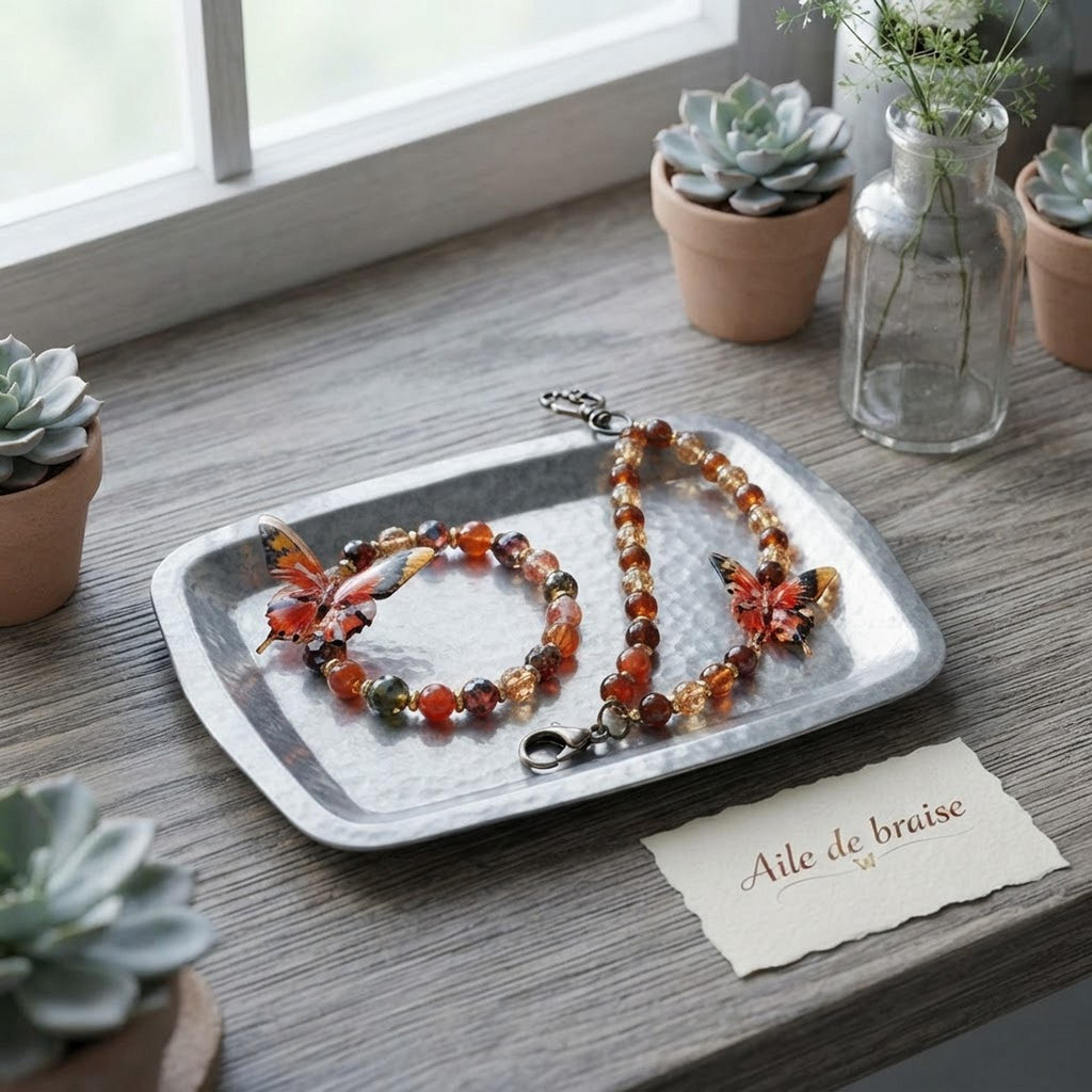 Ensemble bracelet et grigri de sac - couleurs différents rouges  avec papillon - Aile de Braise -