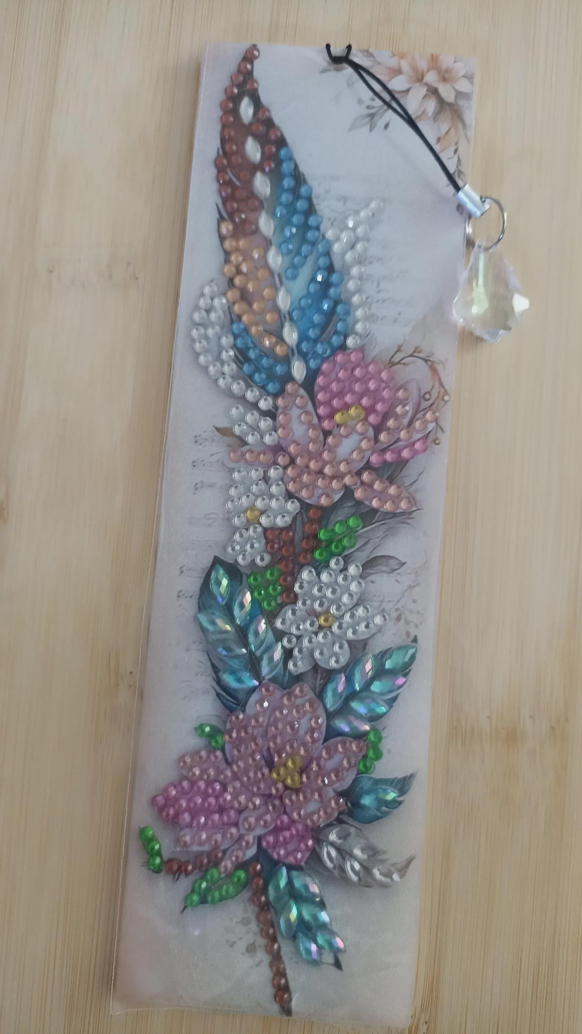 Marque-Page Floral en Diamond Painting, Fleurs Roses et Pendentif Facetté - "Nacélia " -
