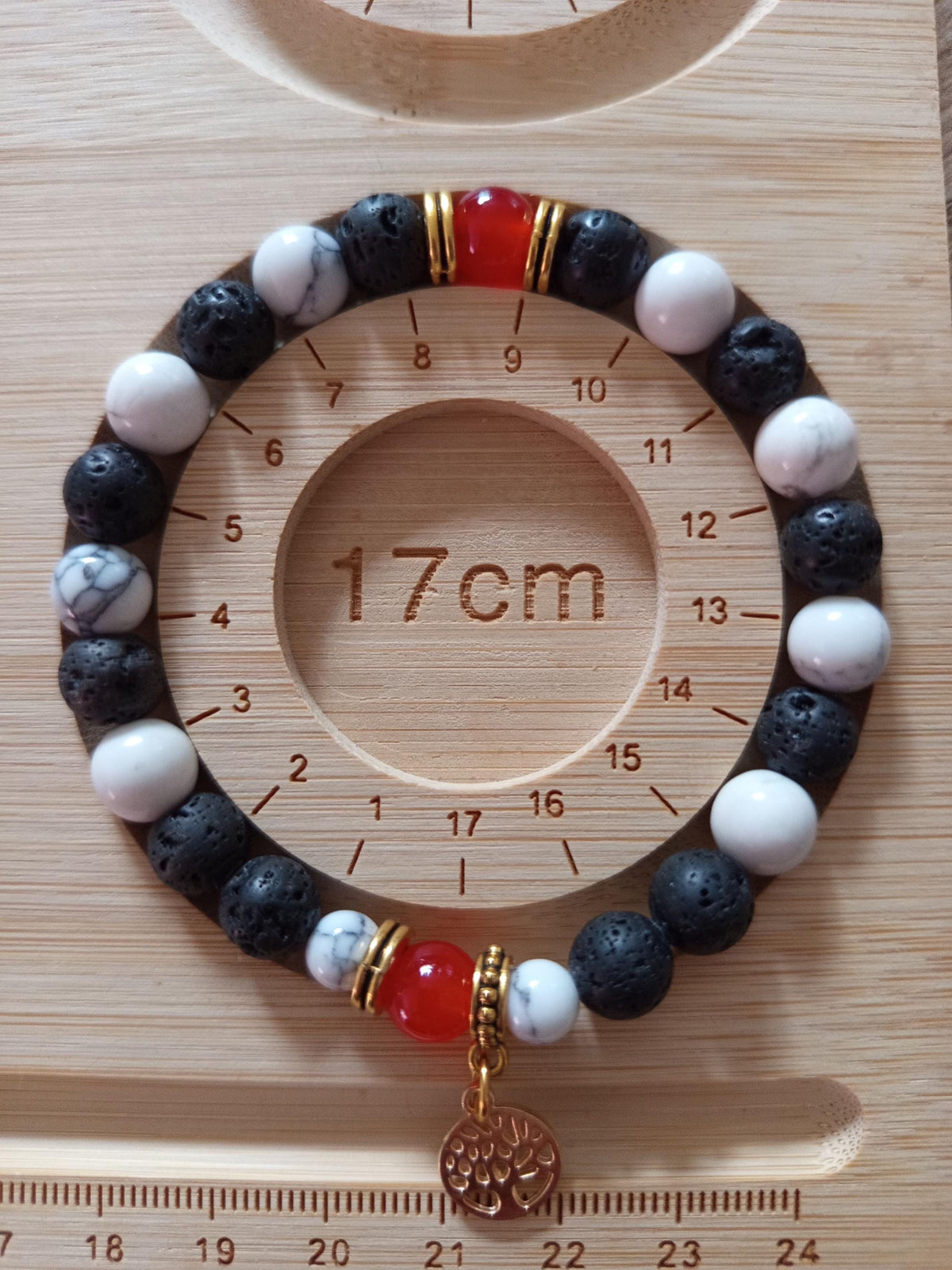 Bracelet en Perles Noires, Blanches et Rouges, Pendentif Arbre Doré