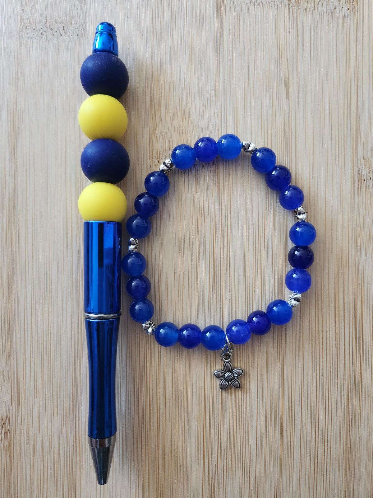 Duo bracelet stylo, perles bleues et pendentif fleur argenté - Bleu-et