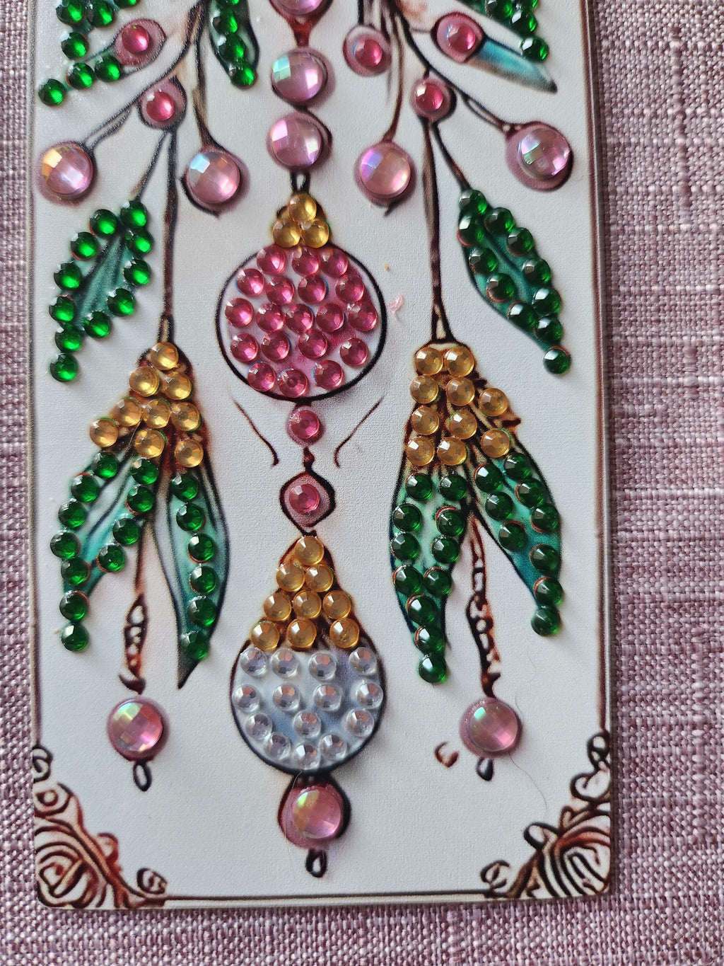 Marque Page Floral Rose et Vert, Détails Dorés en Diamant Painting