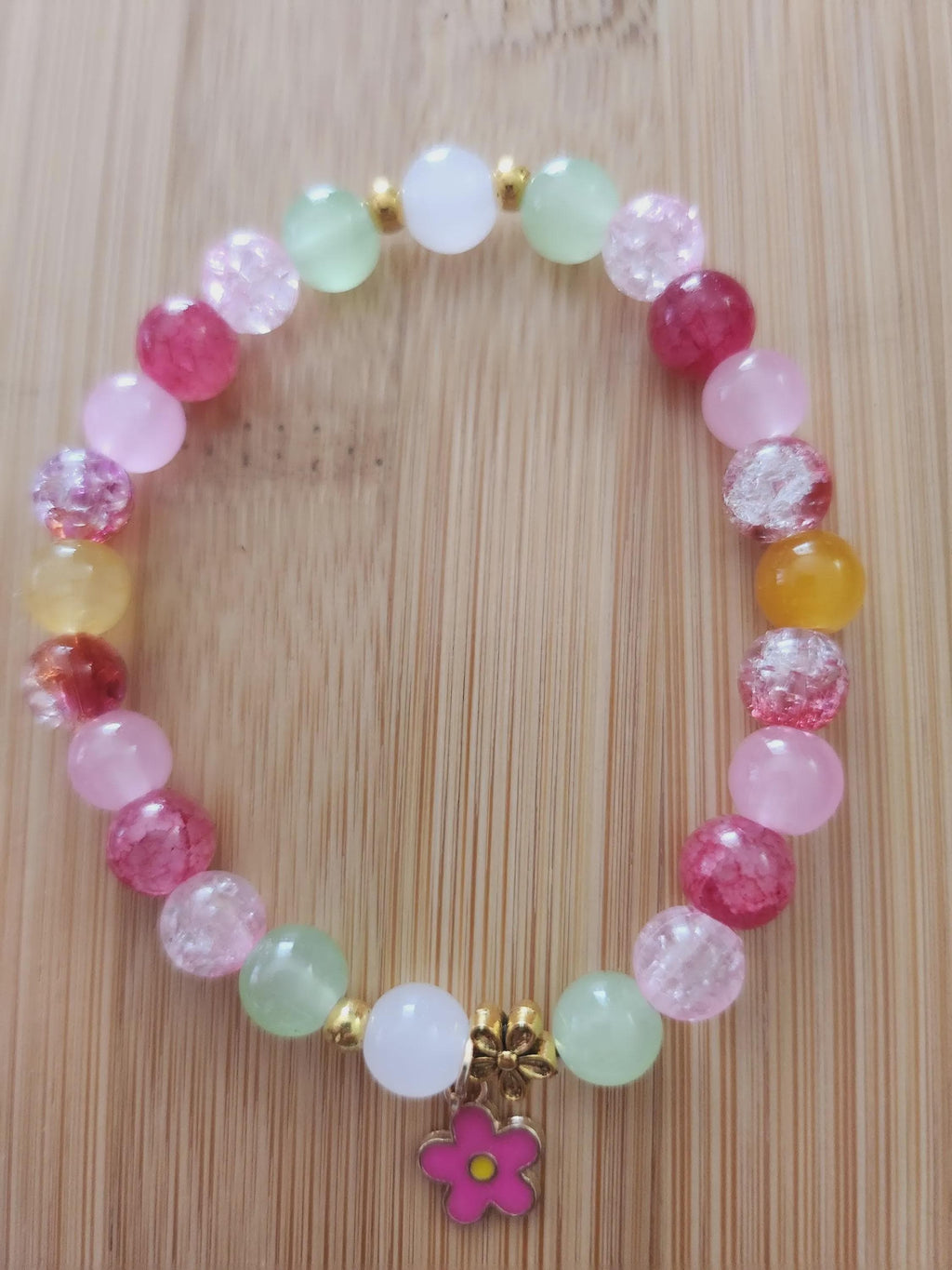 Bracelet fantaisie en perles vertes, roses , blanches etc- Dalia royale -