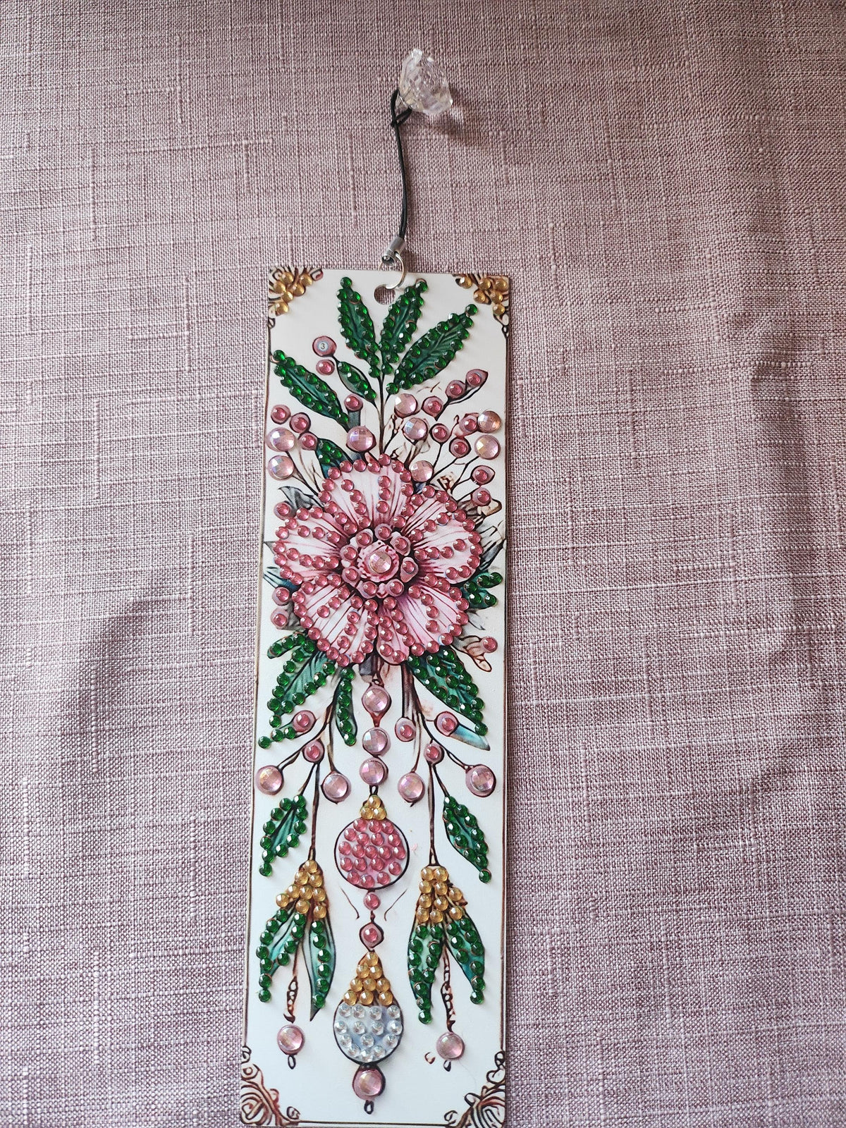 Marque Page Floral Rose et Vert, Détails Dorés en Diamant Painting