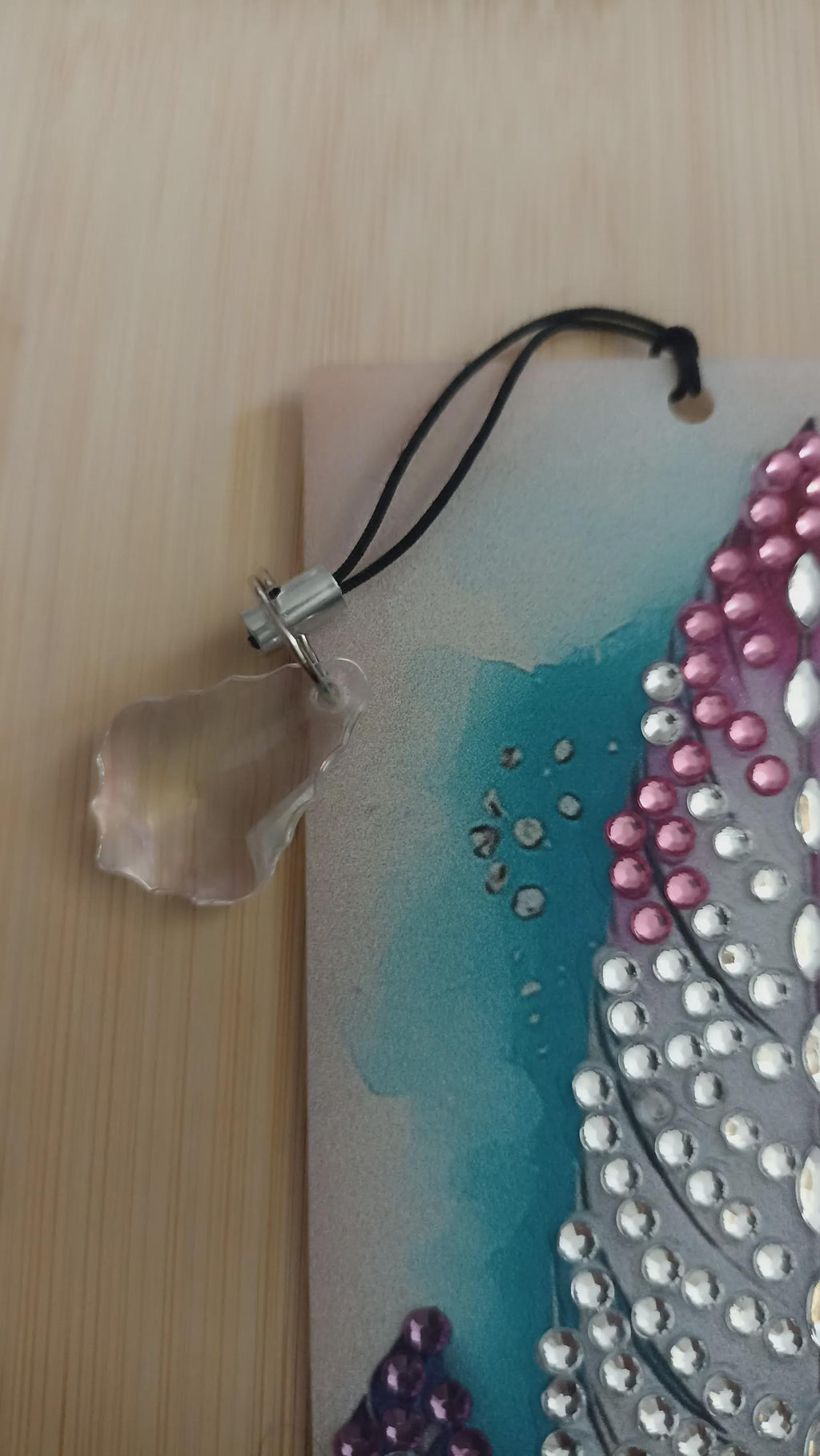 Marque-Page Floral en Diamond Painting, Pendentif Facetté Scintillant - "Pluméria" -