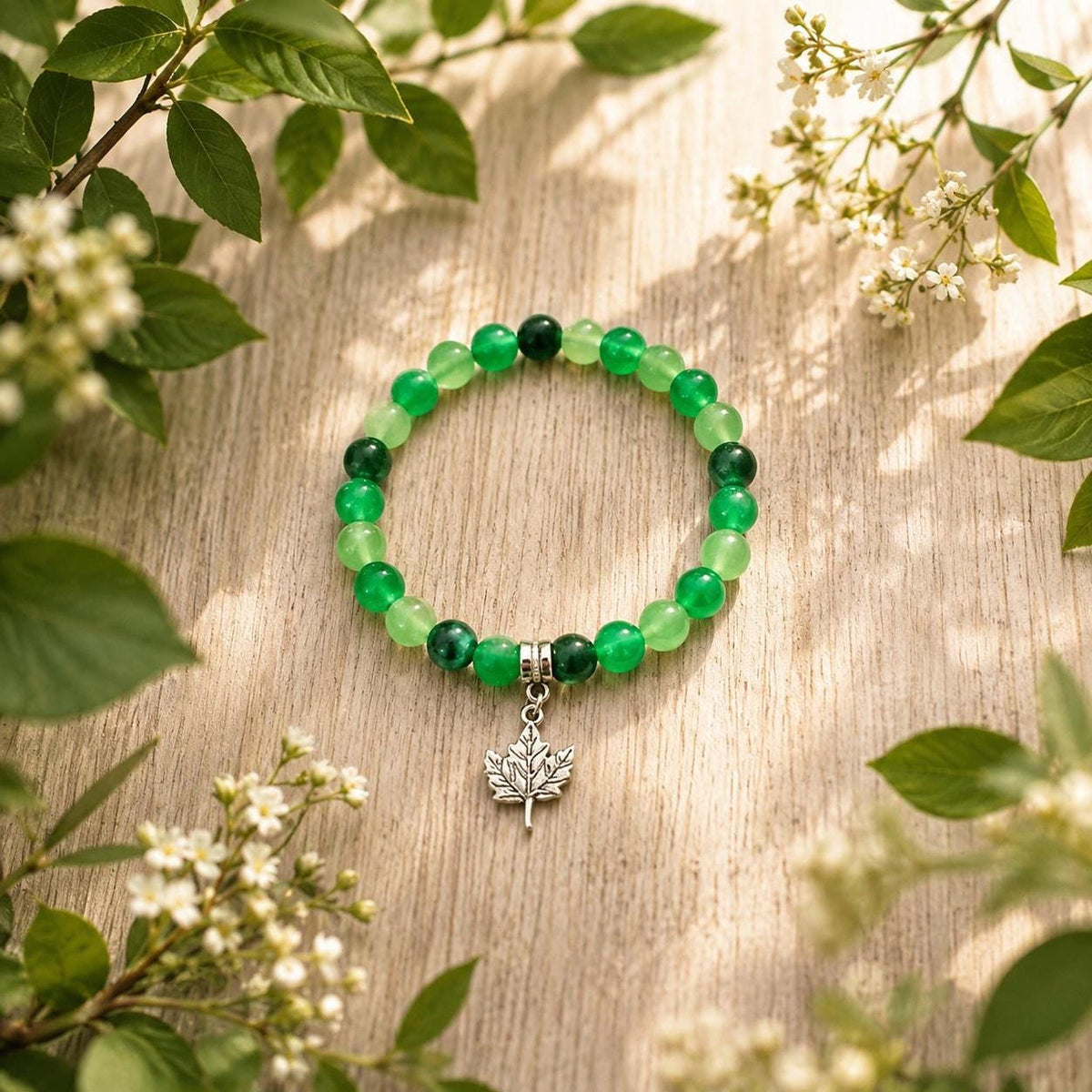 Duo bracelet téléphone vert avec perles nuancées, pendentif feuille, - Kaéde -
