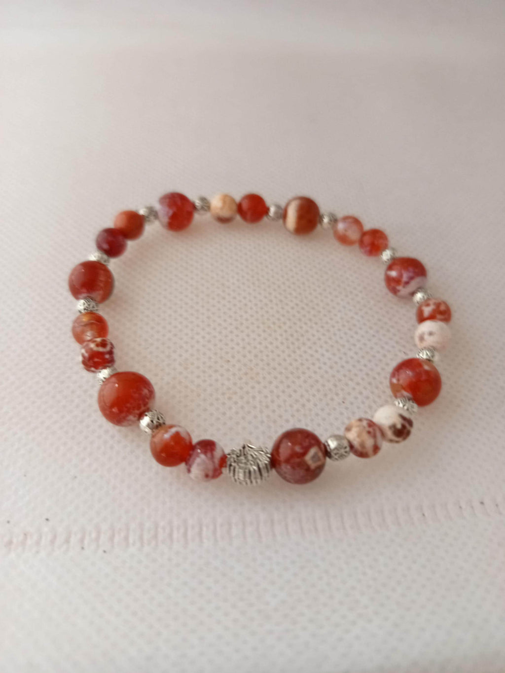 Bracelet en Perles Rouges et Blanches, Breloque Feuille,