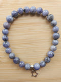 Bracelet fantaisie en perles bleu lavande  - Bijou artisanal avec étoile - "Ciel de Lilas" -