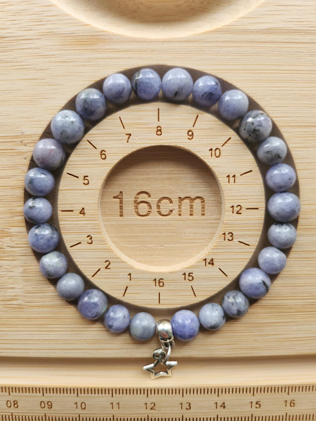 Bracelet fantaisie en perles bleu lavande  - Bijou artisanal avec étoile - "Ciel de Lilas" -