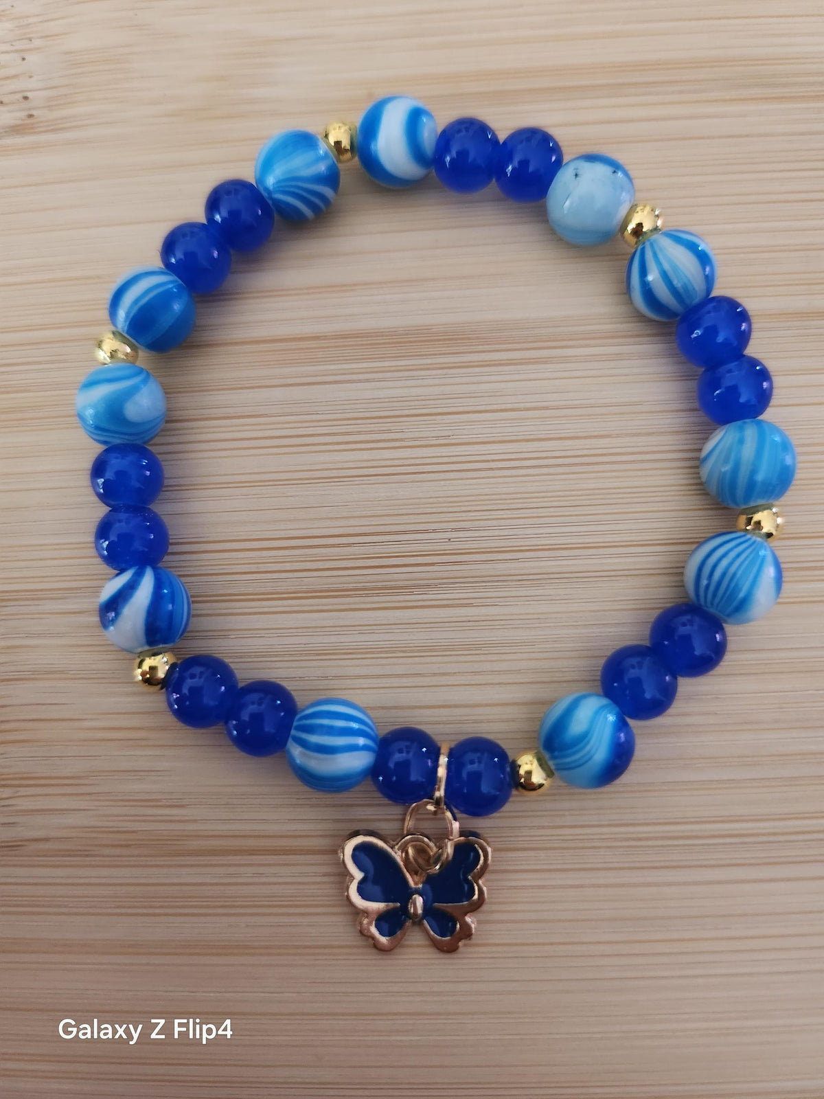 Bracelet fantaisie en perles de diffférents bleus - "Cléa" -