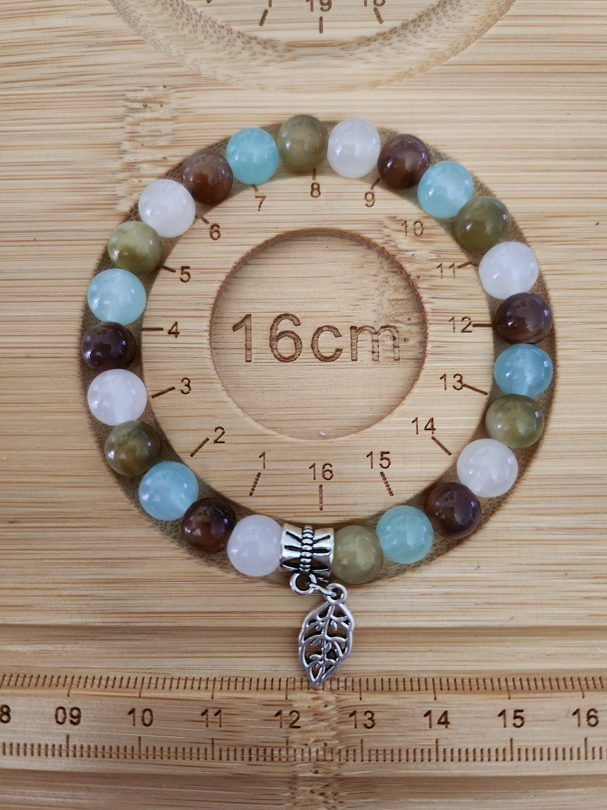 Bracelet en perles multicolores avec intercalaires argentés, -