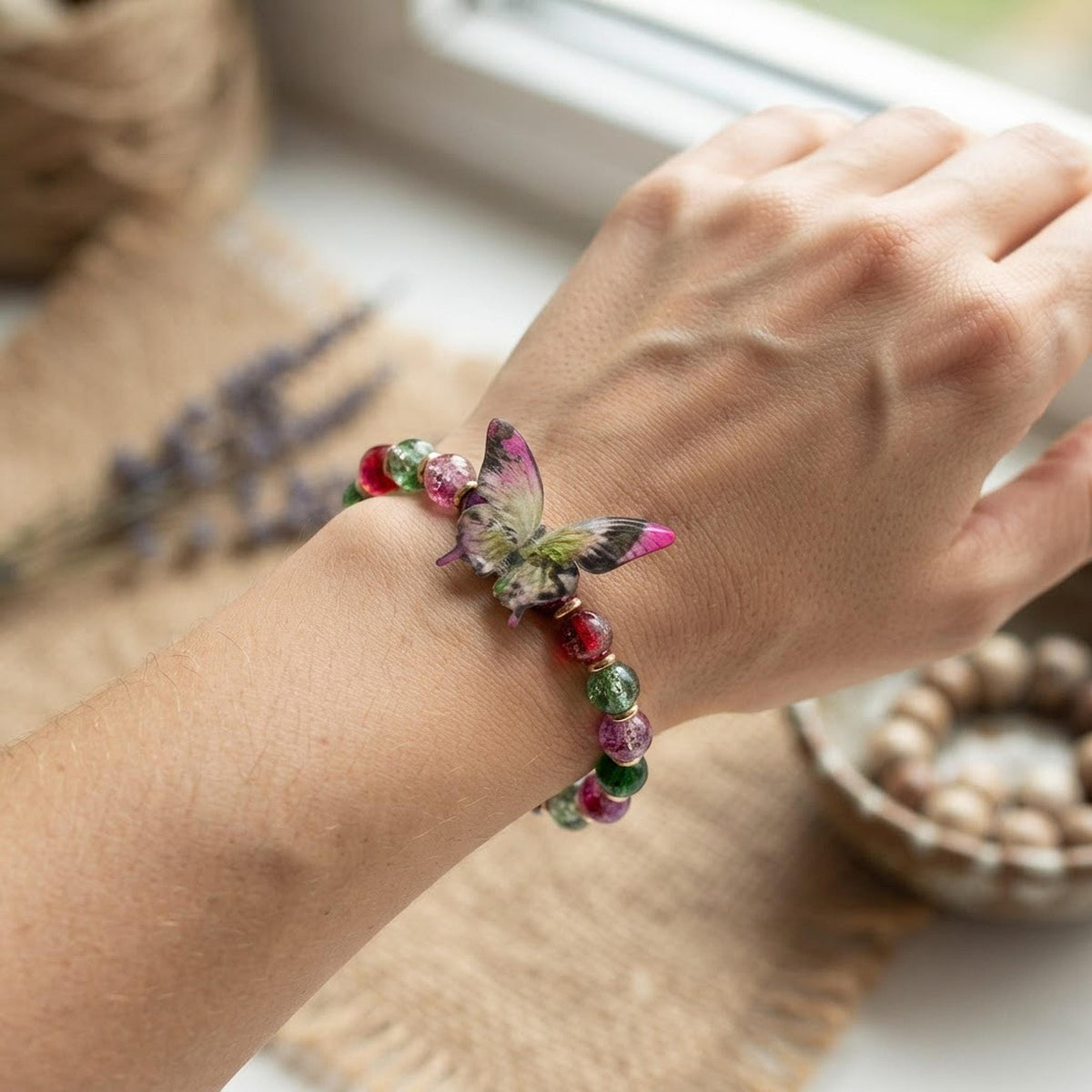 ensemble Bracelet et grigri de sac en Perles Papillon Multicolore - Bijou Fantaisie Bohème Doré - Ailes de baies -
