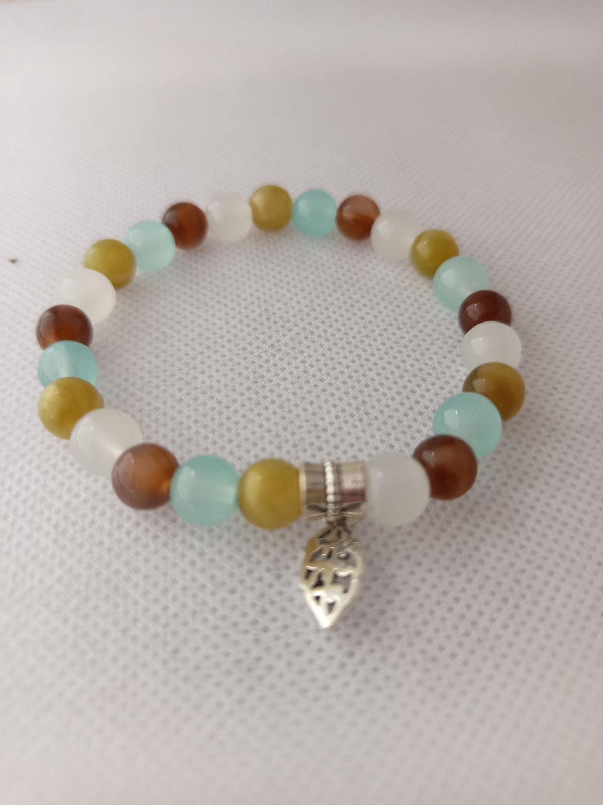 Bracelet en perles multicolores avec intercalaires argentés, -