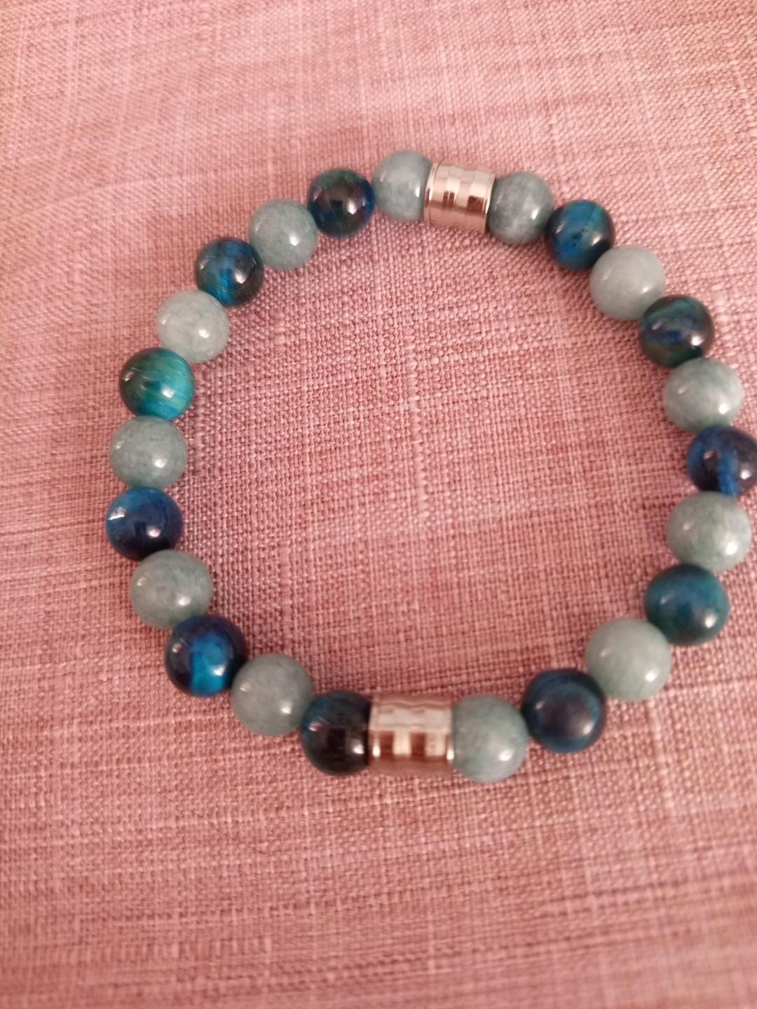 Bracelet en perles bleues fantaisie pour homme - "Roche d'Azur" -