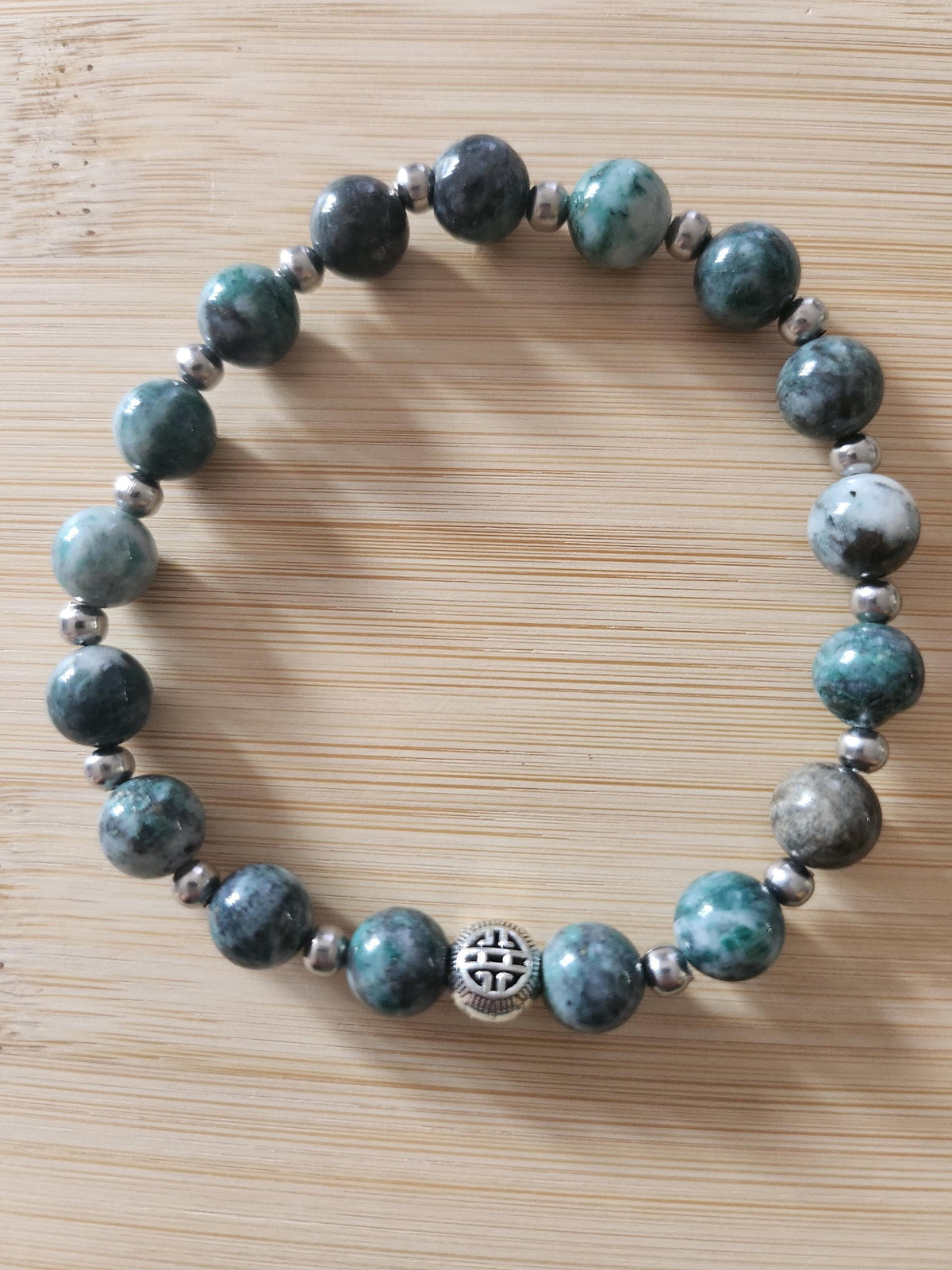 Bracelet en pierres d'origine indéterminée gris/vert - |"  Vert des Monts" -