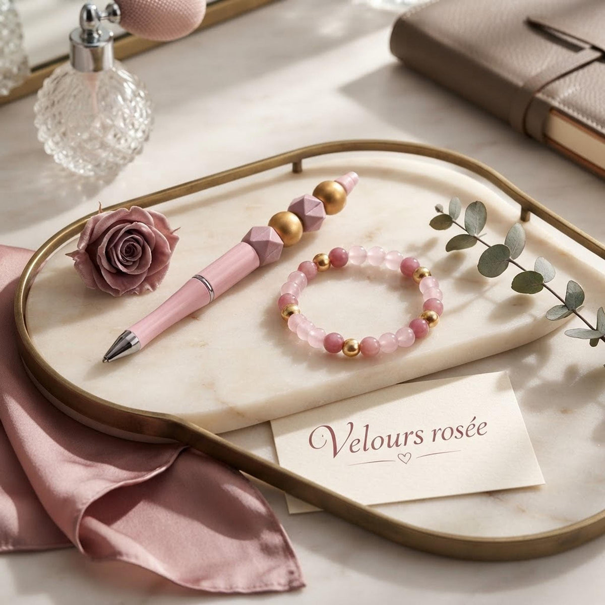 Ensemble composé d'un bracelet et d'un stylo bille - 'Velours rosée" -