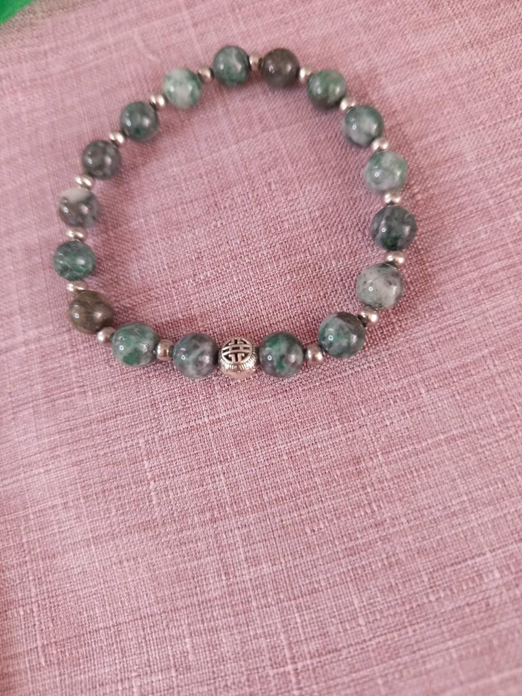 Bracelet en pierres d'origine indéterminée gris/vert - |"  Vert des Monts" -