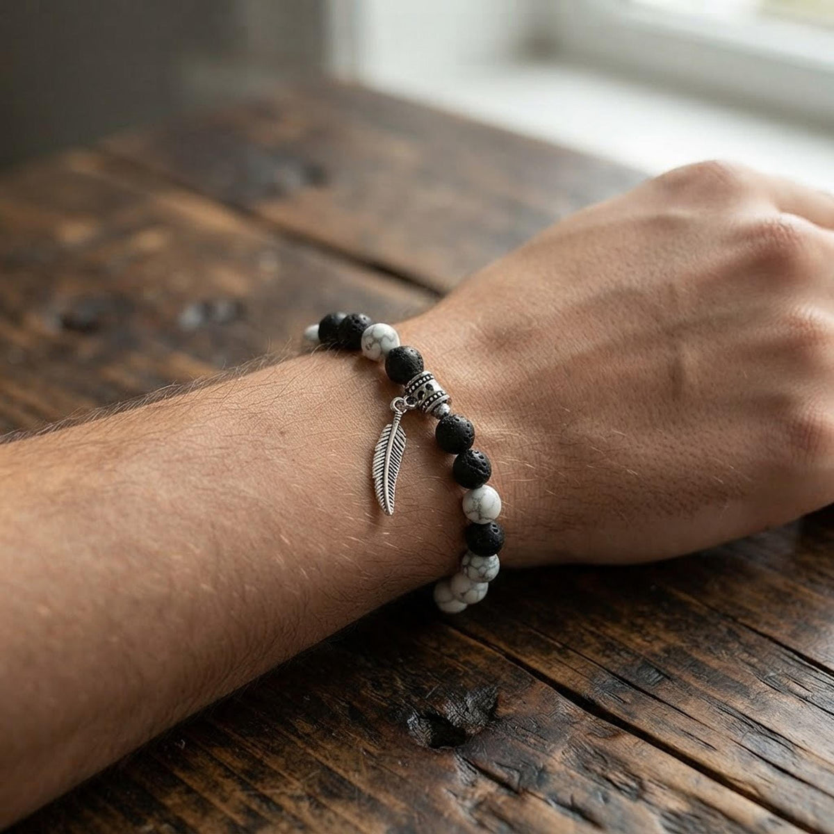Bracelet en pierres d'origine indéterminée - tons noir & blanc - "Nuit Sauvage"
